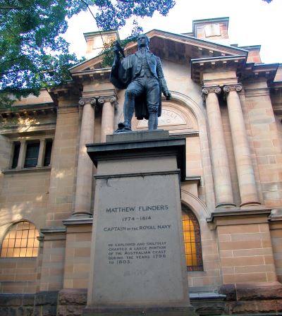 Matthew Flinders Statue